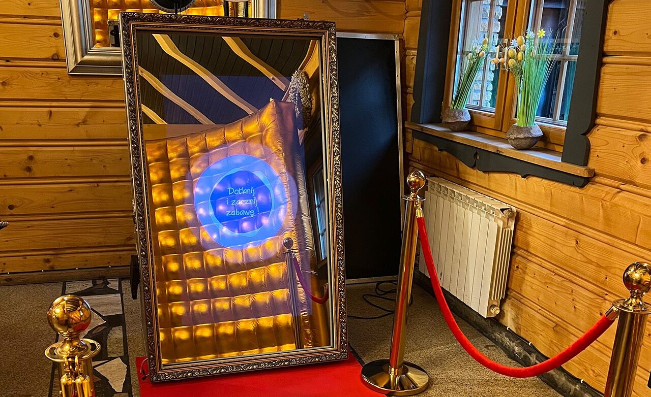 interaktywne fotolustro na imprezy urodzinowe wesela osiemnastki